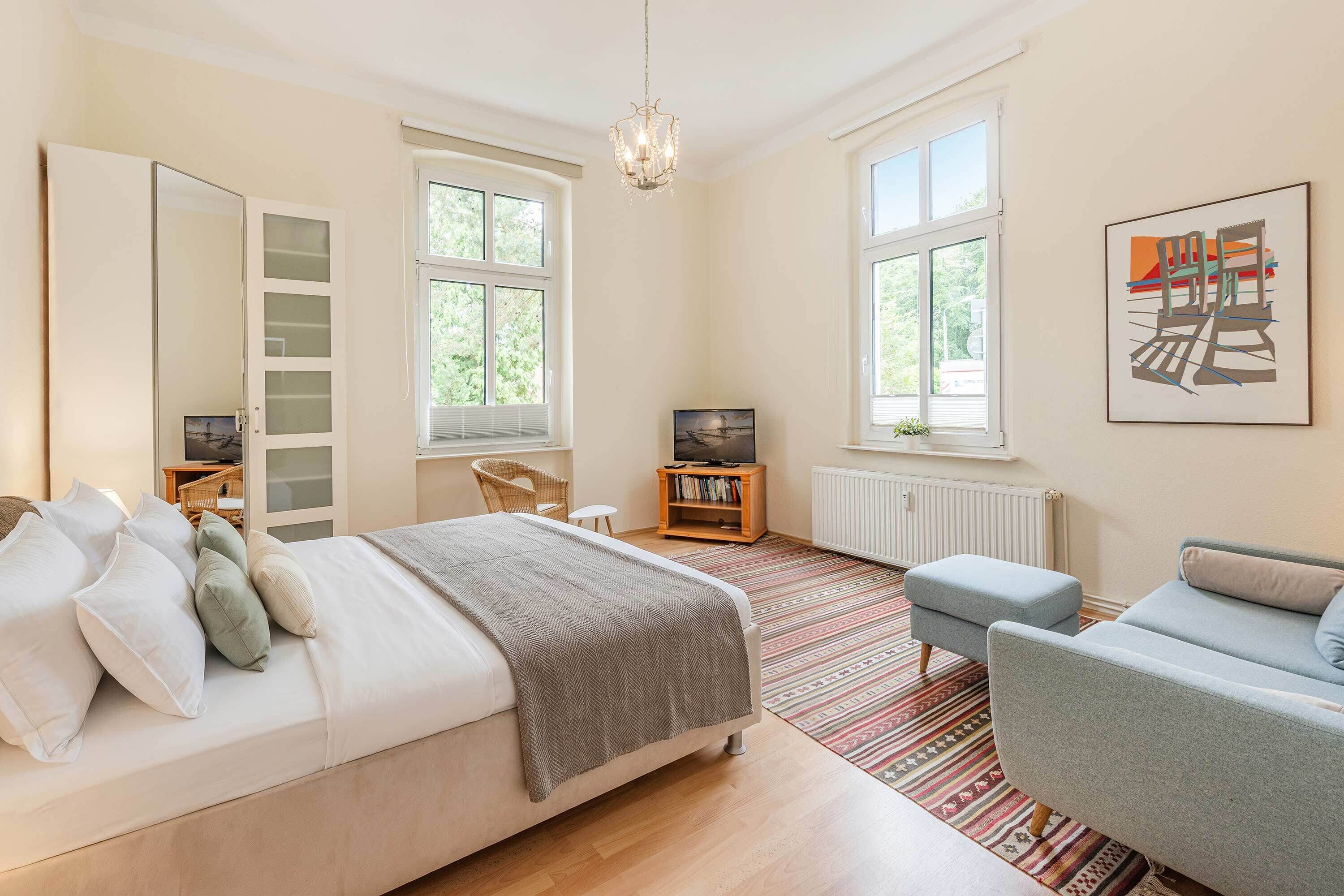 2 bedrooms, iron/ironing board, free WiFi