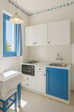 Fridge, electric kettle, toaster, paper towels - Milo Flat Cherso (Πισκοπιανό)