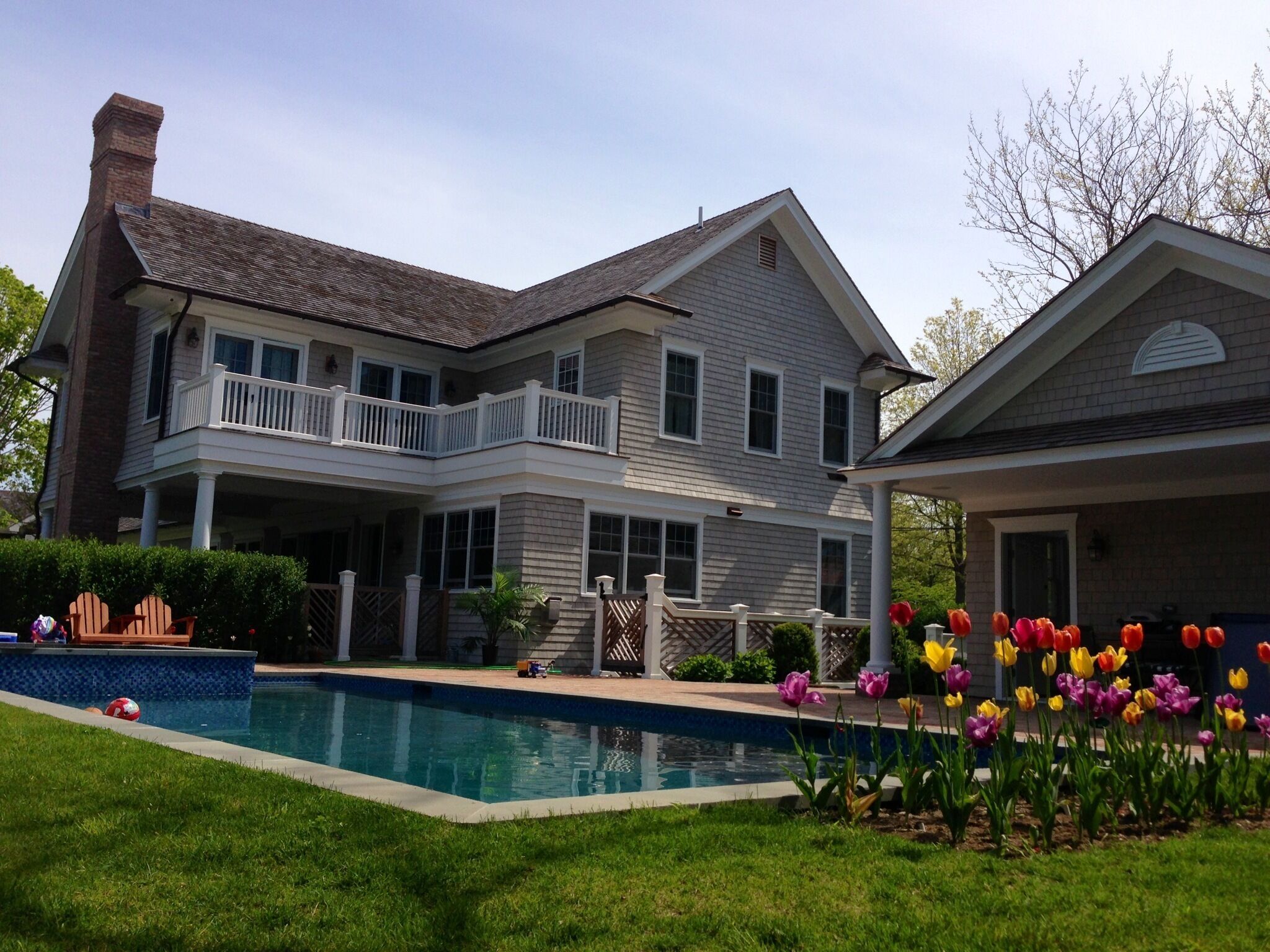 Southampton Village 5 minute walk to Main Steet 10 minute walk to Coopers Beach