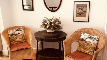 Casa, 4 habitaciones | Área de sala de estar