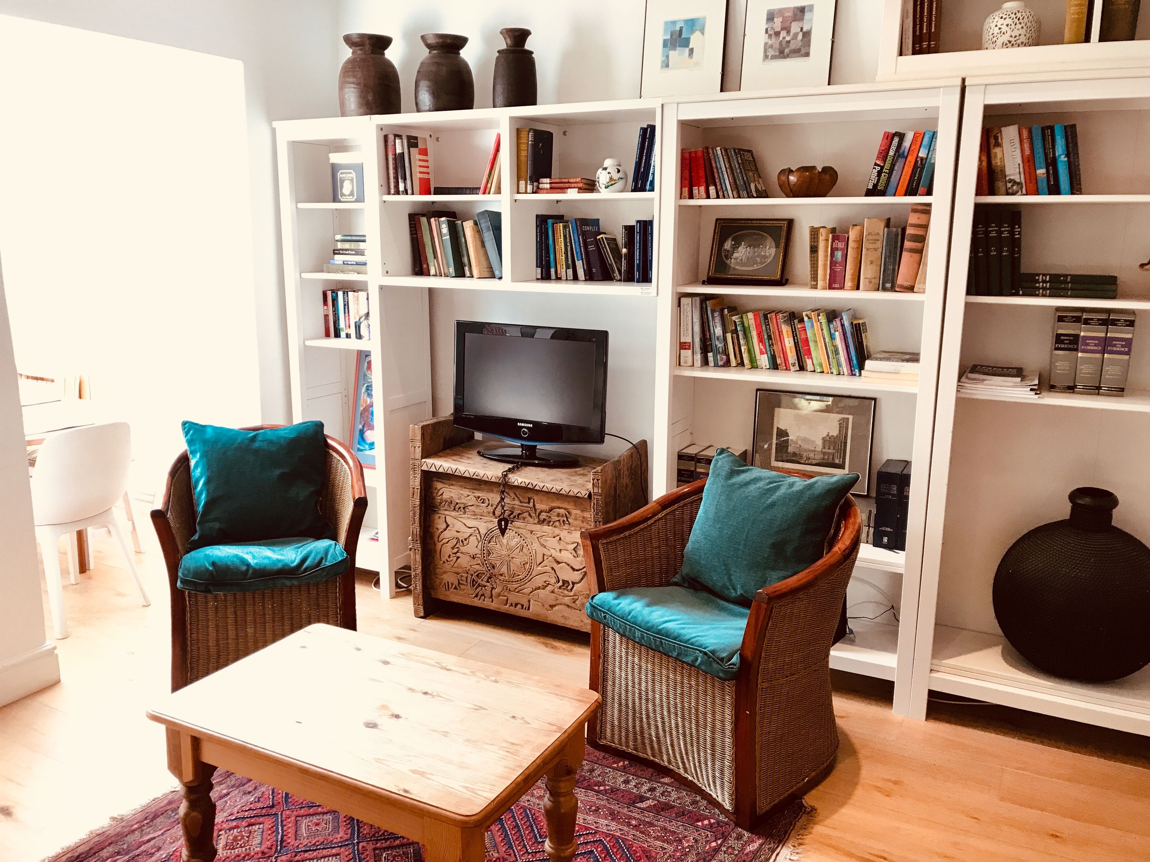 House, 4 Bedrooms | Living area