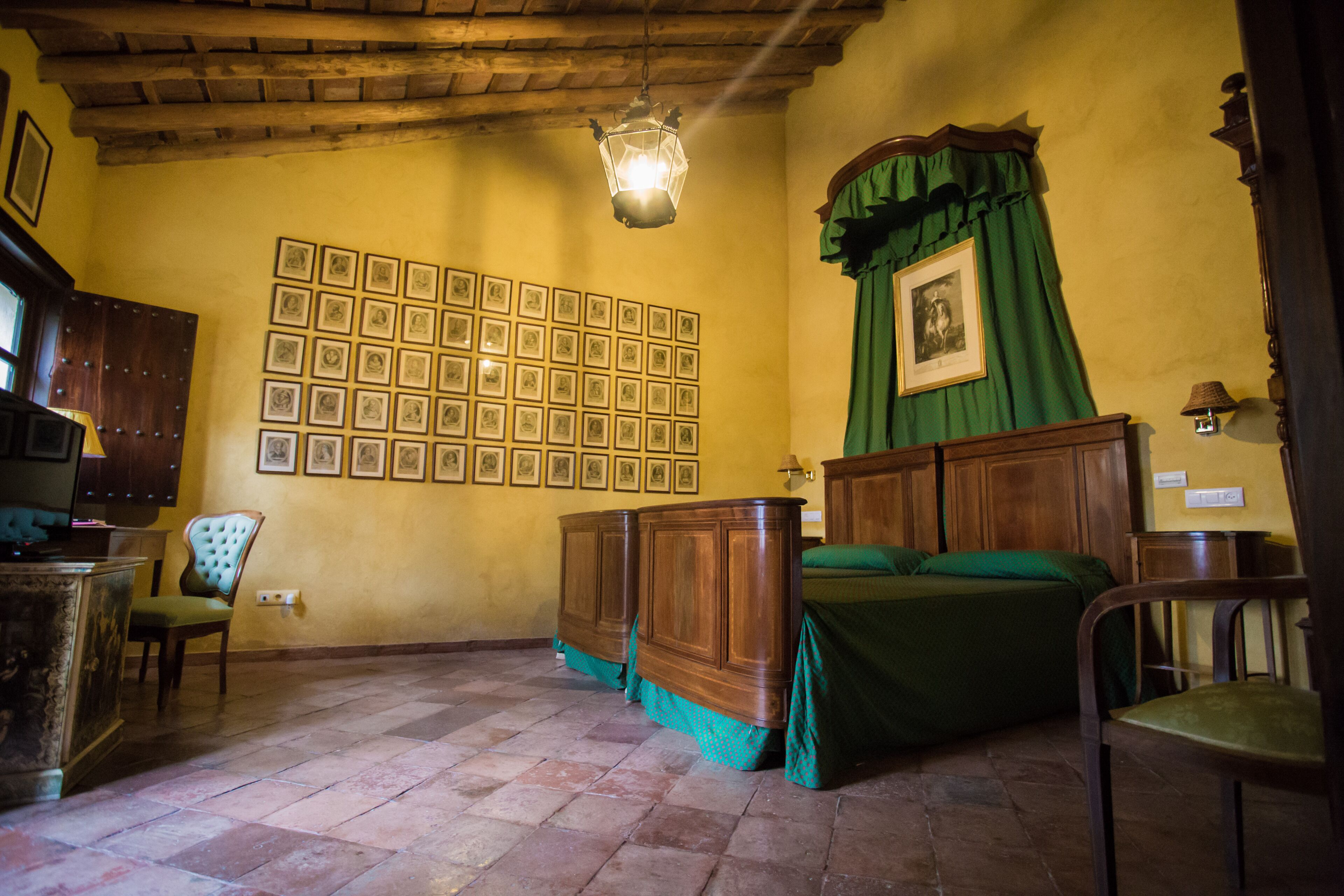 9 chambres, bureau, lit parapluie, Wi-Fi gratuit