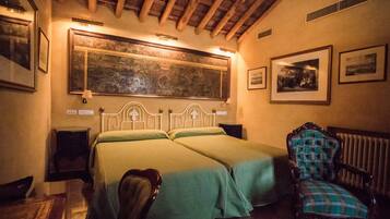 9 bedrooms, desk, WiFi, wheelchair access