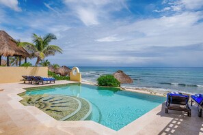 Outdoor pool, an infinity pool - Villa Arghy: Private Beachfront House in Tulum, Mexico with Infinity Pool (Tulum)