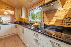 Kühlschrank, Mikrowelle, Geschirrspüler