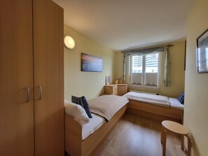 2 bedrooms, free internet