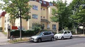 Self-parking (surcharge) 5 per day