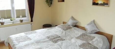 2 bedrooms, free internet