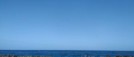 Una spiaggia nelle vicinanze