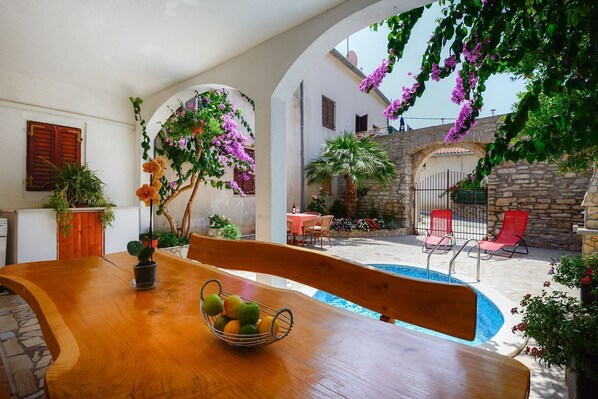 Outdoor dining - Just 700 meters to sandy beach with pool (Medulin)