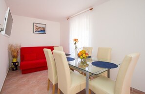 Dining - Just 700 meters to sandy beach with pool (Medulin)