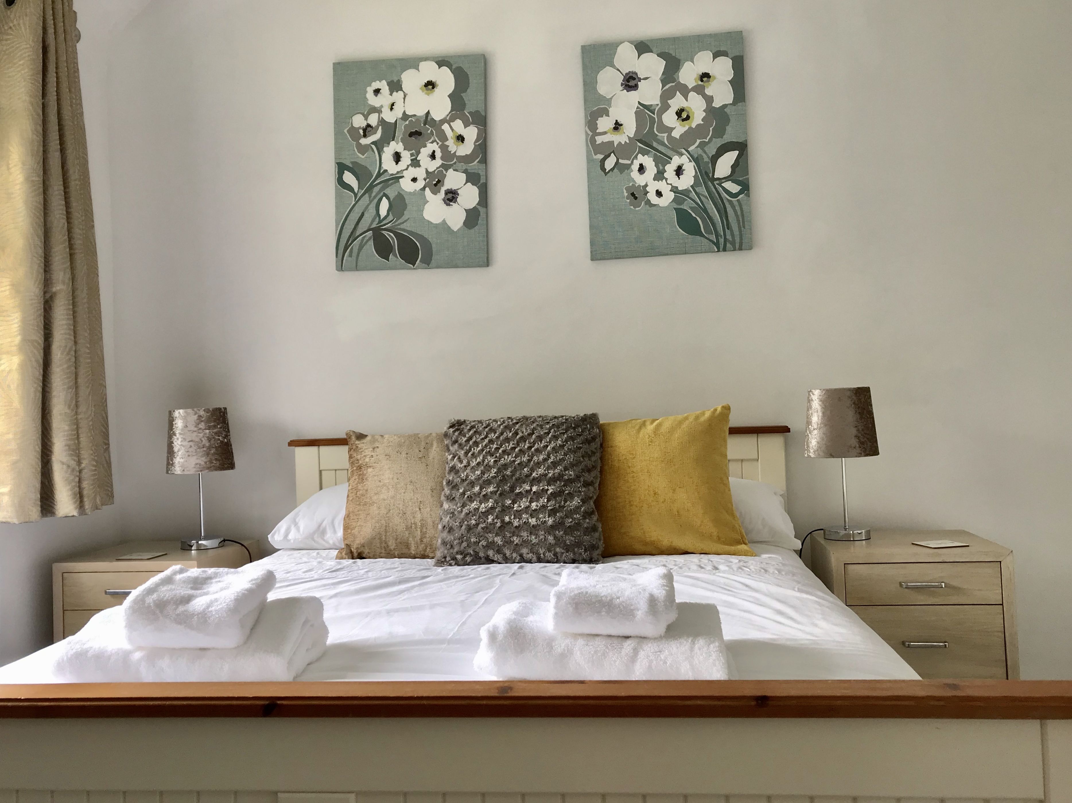 Iron/ironing board, travel cot, free WiFi, bed sheets