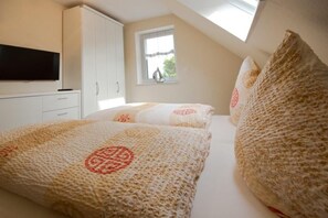 2 عدّة غرف نوم وسرير سفر وواي فاي مجانًا