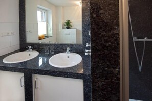 Haartrockner, Handtücher