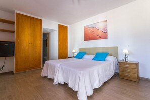 3 dormitorios, tabla de planchar con plancha, wifi gratis y ropa de cama