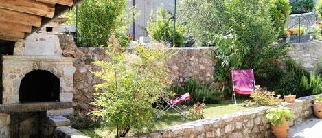 المنطقة المحيطة بالمنشأة