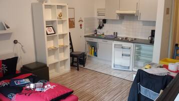Apartment, 1 Bedroom | Private kitchen | Fridge, stovetop, coffee/tea maker, cookware/dishes/utensils