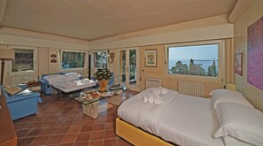 6 Schlafzimmer, Zimmersafe, Bügeleisen/Bügelbrett, kostenloses WLAN