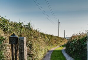 The approach to Tregadjack - Tregadjack Barn, Tregathenan, Near Porthlevan , Cornwall (Helston)