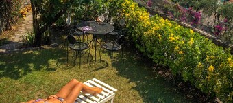 Gorgeous modern loft with Jacuzzi view and garden DISCOUNTS MAY/JULY