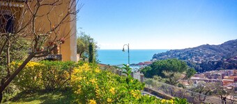 Gorgeous modern loft with Jacuzzi view and garden DISCOUNTS MAY/JULY