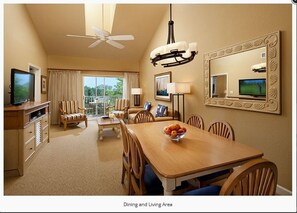 Living area - Walk to Broadway! 1Br/Ba Sleep/4@ Gorgeous Sheraton Broadway RESORT Myrtle Beach (Myrtle Beach)