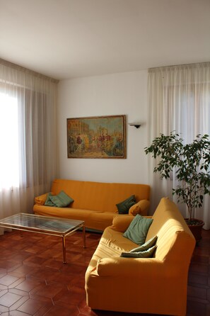 TV, fireplace, stereo - 5 TERRE - "AMARCORD" HOLIDAY HOUSE (La Spezia)