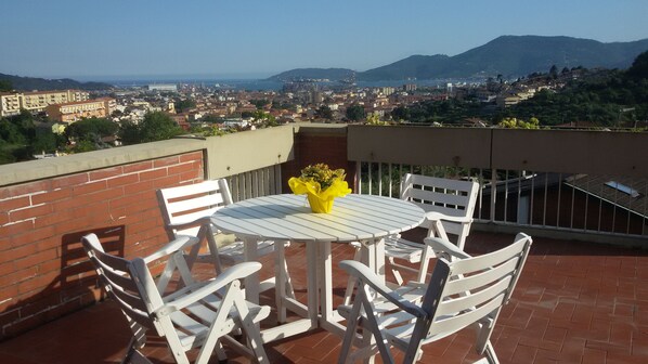 Outdoor dining - 5 TERRE - "AMARCORD" HOLIDAY HOUSE (La Spezia)