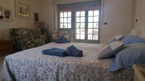 4 Schlafzimmer, Bügeleisen/Bügelbrett, Bettwäsche, Rollstuhlgeeignet