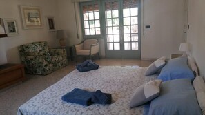 4 Schlafzimmer, Bügeleisen/Bügelbrett, Bettwäsche, Rollstuhlgeeignet