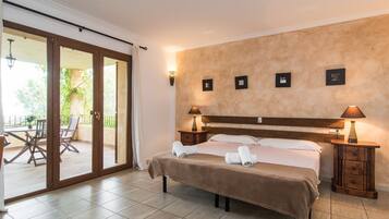 6 Schlafzimmer, BĂŒgeleisen/BĂŒgelbrett, Reisekinderbett, kostenloses WLAN