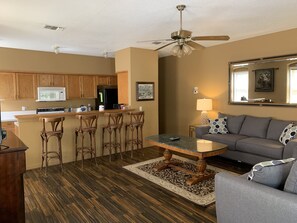 Standard Suite, Multiple Beds, Non Smoking (Guadelupe Suite) | In-room dining