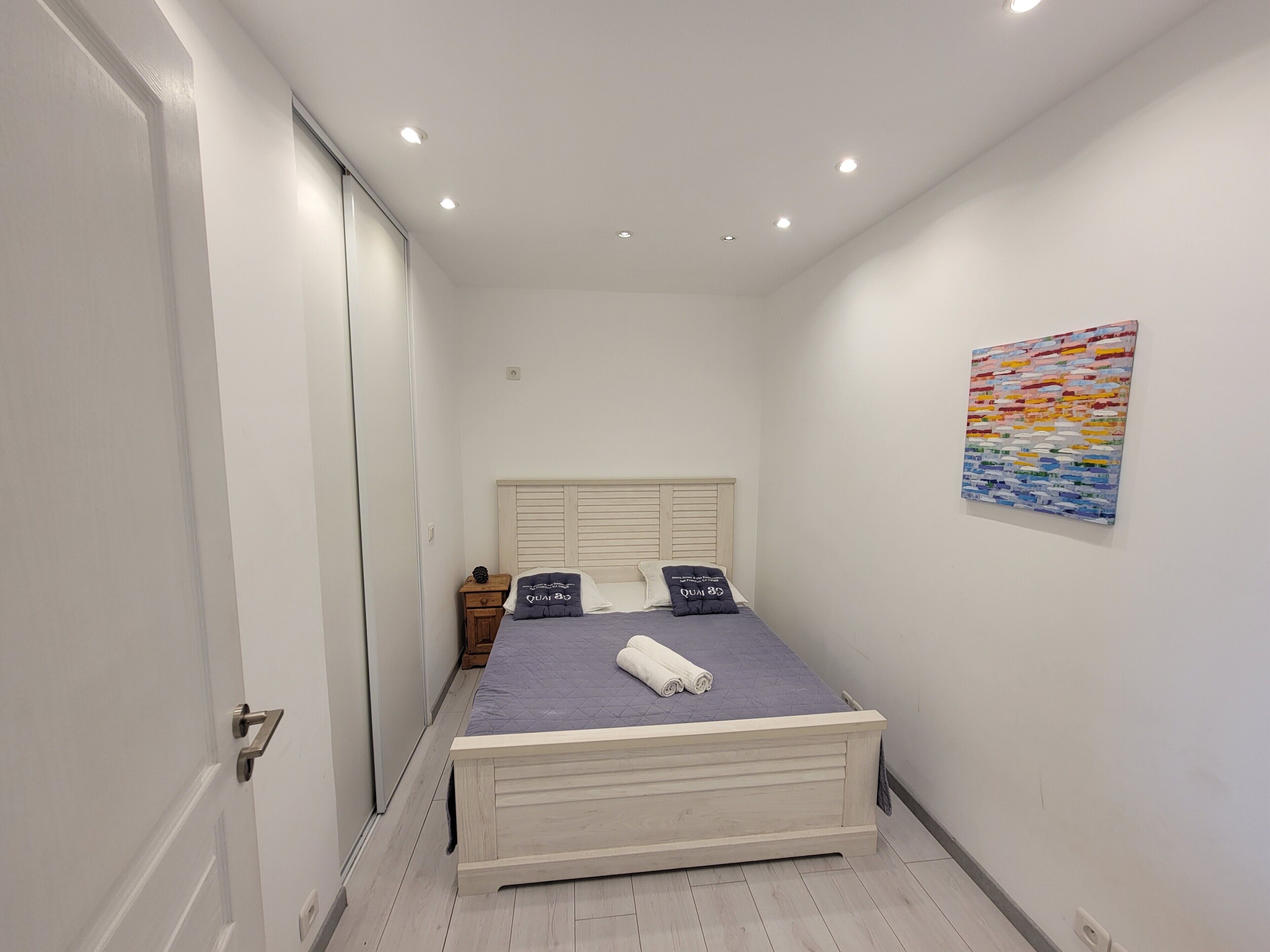 2 chambres, fer et planche à repasser, Wi-Fi gratuit, draps fournis