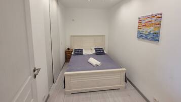 2 chambres, fer et planche Ă repasser, Wi-Fi gratuit, draps fournis