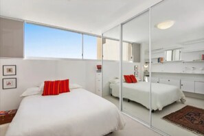 1 bedroom, desk, iron/ironing board, WiFi