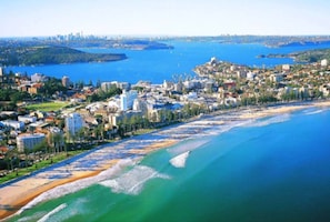 Lifestyle - Beachside Paradise - Ocean Views, Central Position (Manly)