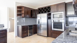 Fridge, microwave, oven, stovetop - Casa STONE World Famous Ventanas Residences (los cabo)