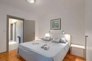 2 Schlafzimmer, Schreibtisch, kostenloses WLAN, Bettwäsche