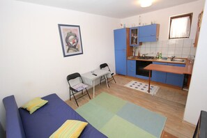 Interior - Cheap apartment in Medulin with air conditioning (Medulin)