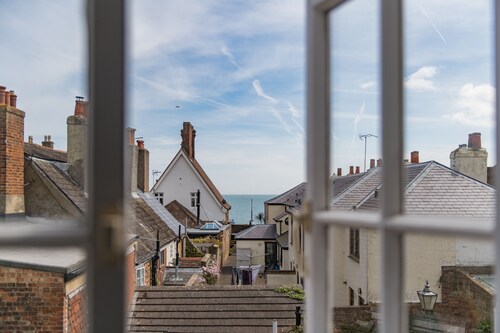 Cosy coastal retreat - 148 Middle Street