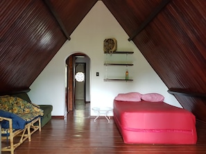 4 bedrooms, iron/ironing board, free WiFi