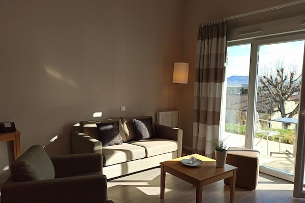 House, Accessible, Ensuite | Living area