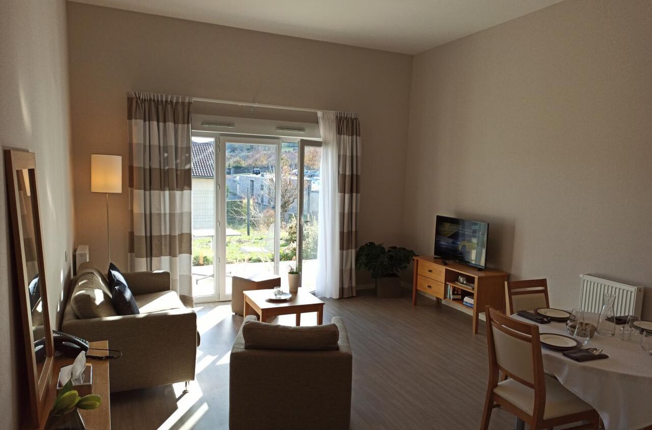 house, accessible, ensuite | living area