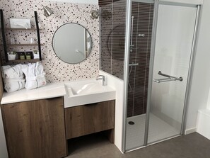 Estudio básico, accesible para personas con discapacidad, baño privado (Studio) | Baño