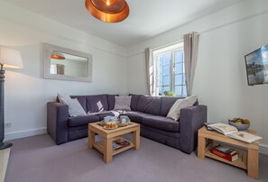 Ground floor: Sitting room