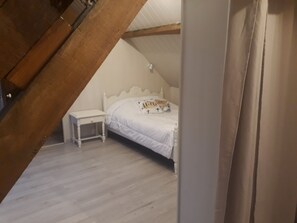 2 Schlafzimmer, Reisekinderbett, WLAN, Bettwäsche
