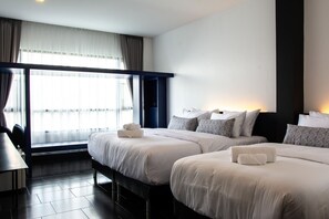 Triple Room | In-room safe, desk, blackout curtains, free WiFi - Asa Hotel (Chiang Mai)