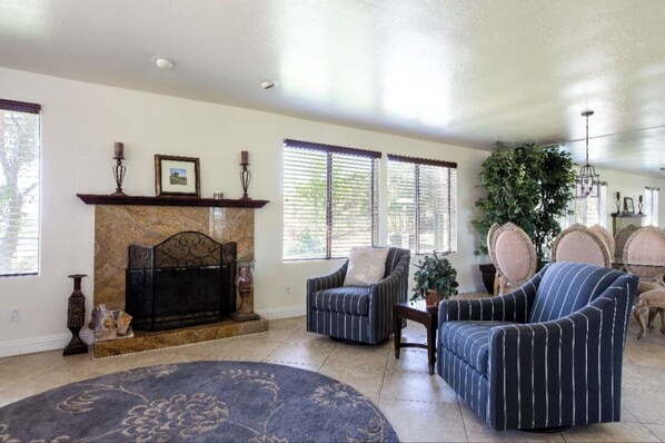 Interior - STEPS TO 3 WINERIES ENJOY TEMECULA WINE VIEWS RELAX UNWIND CENTRALLY LOCATED2ALL (Temecula)