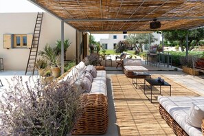 Terrace/patio - Large villa with pool near Syracuse for vacation rental (Avola)