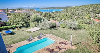 400 Meter zum Strand mit Pool, Whirlpool, WLAN